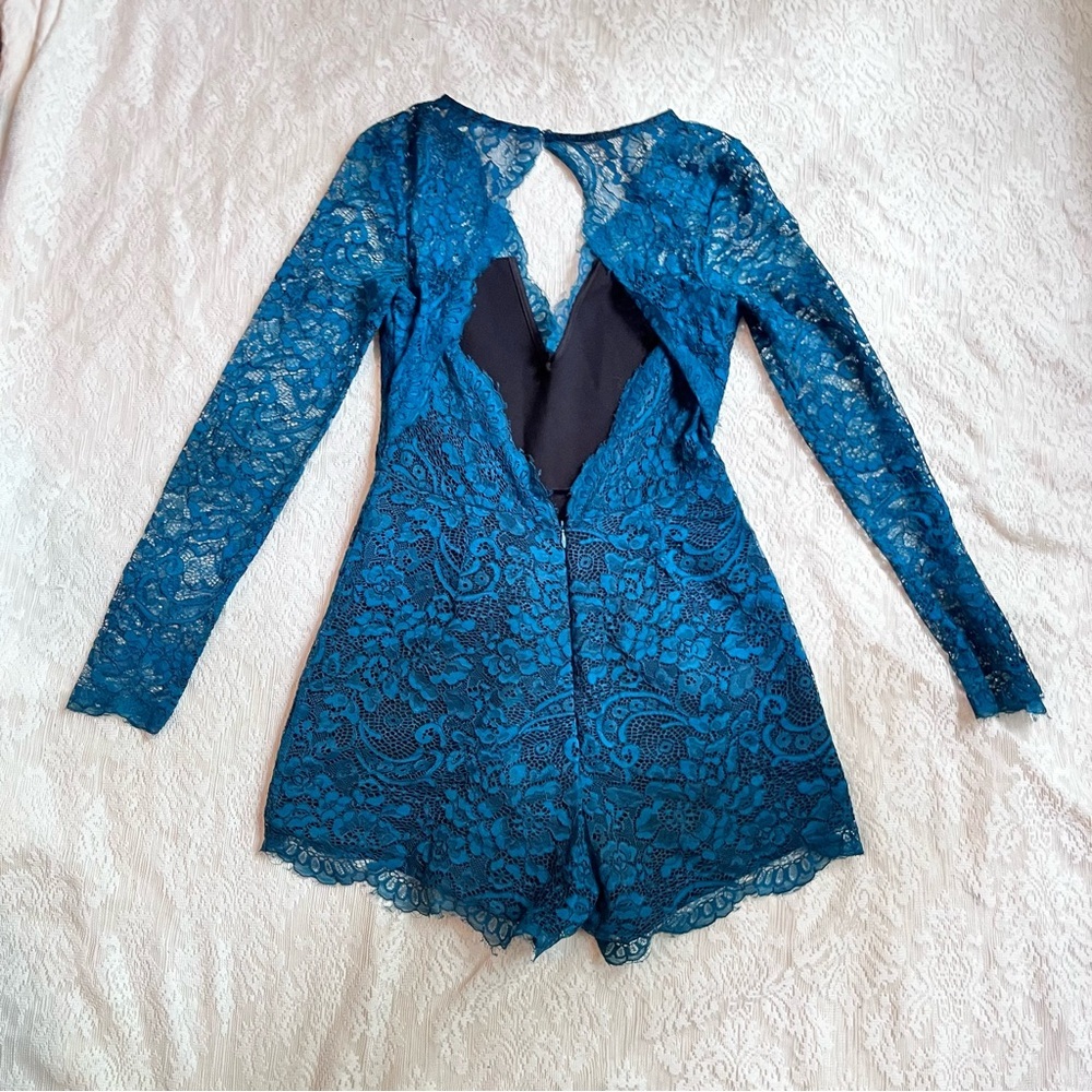 Lovers + Friends love sleeve lace open back romper - Picture 11 of 13